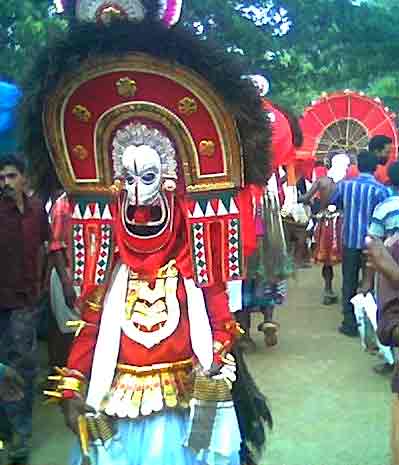 Poothan Thira3